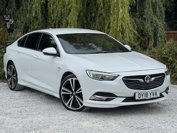 Vauxhall - Insignia