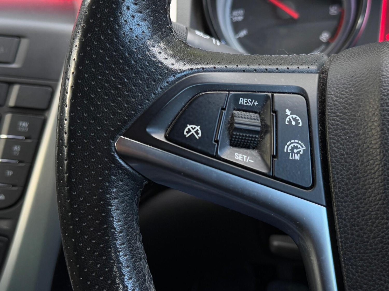 Used Vauxhall Astra GTC 2012 for sale - 75720175: Photo 26