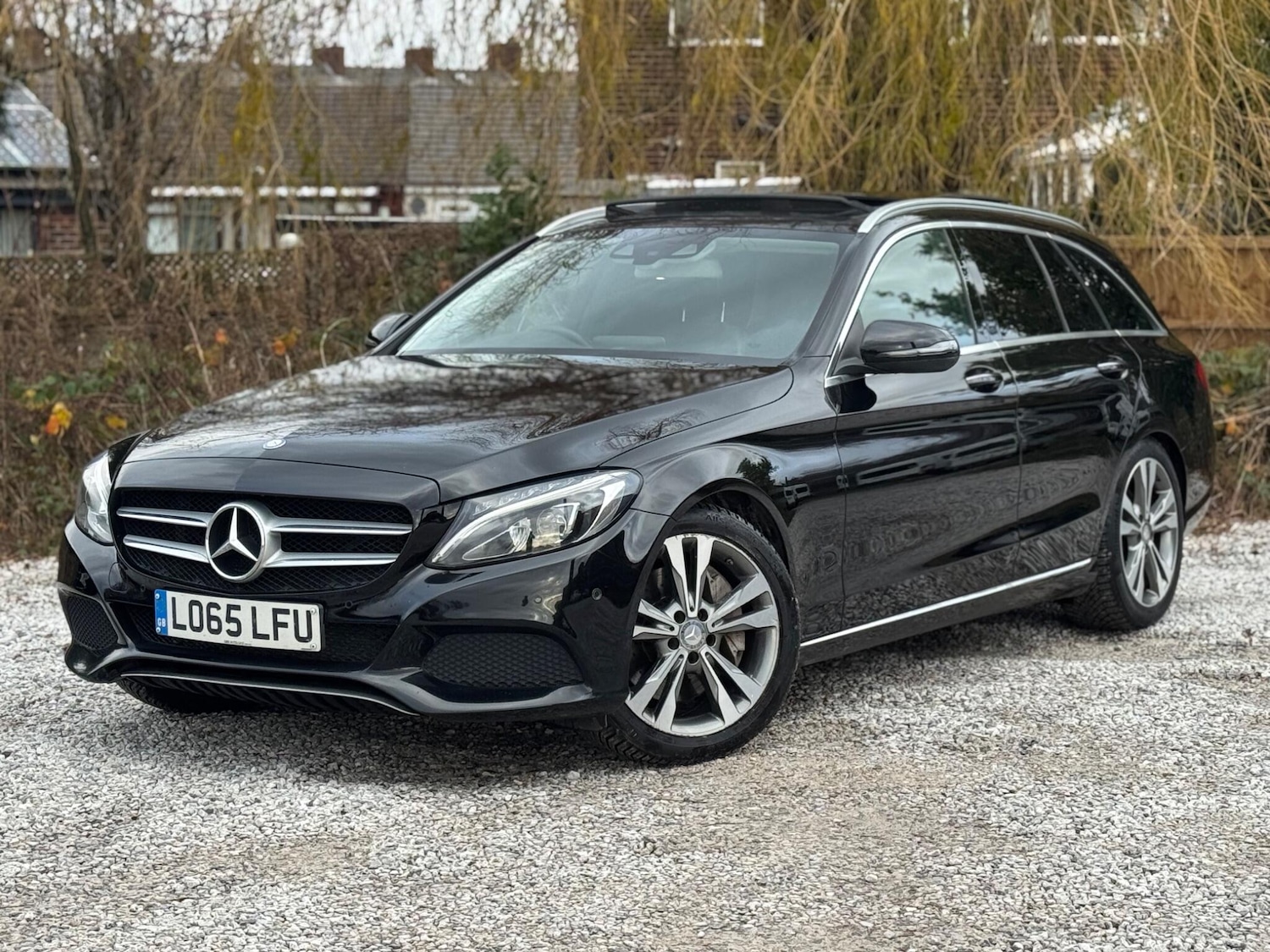 Used Mercedes-Benz C Class 2015 for sale - 76913120: Photo 2