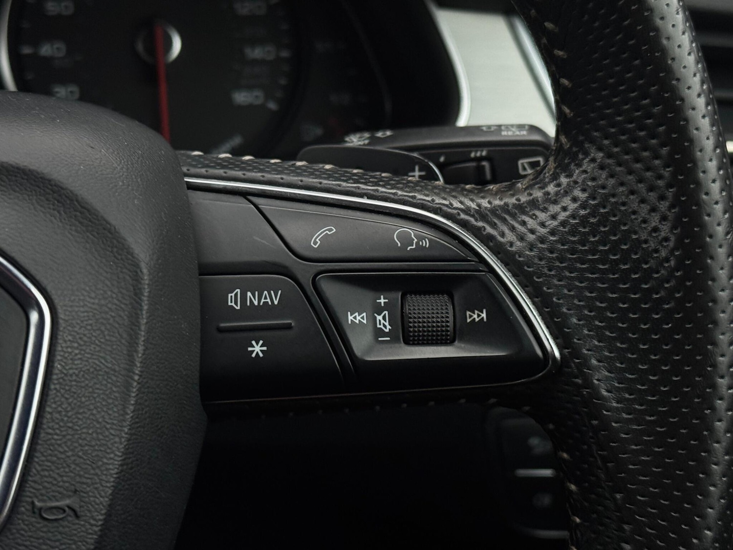 Used Audi Q7 2017 for sale - 76886299: Photo 35