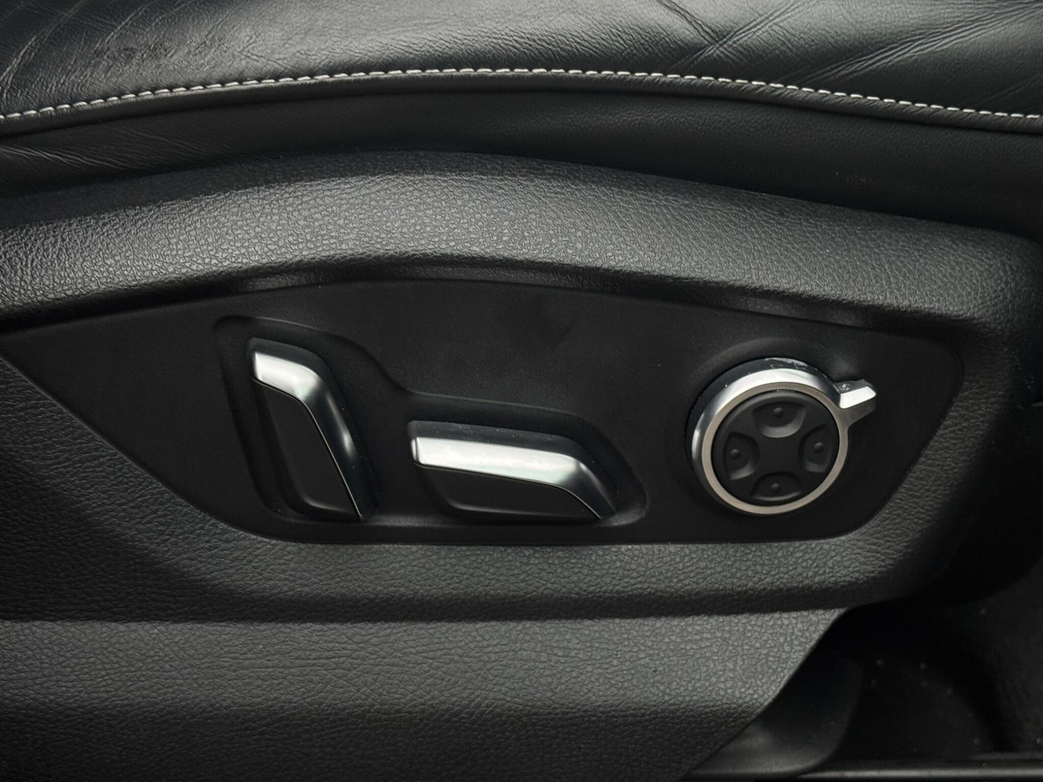 Used Audi Q7 2017 for sale - 76886299: Photo 62