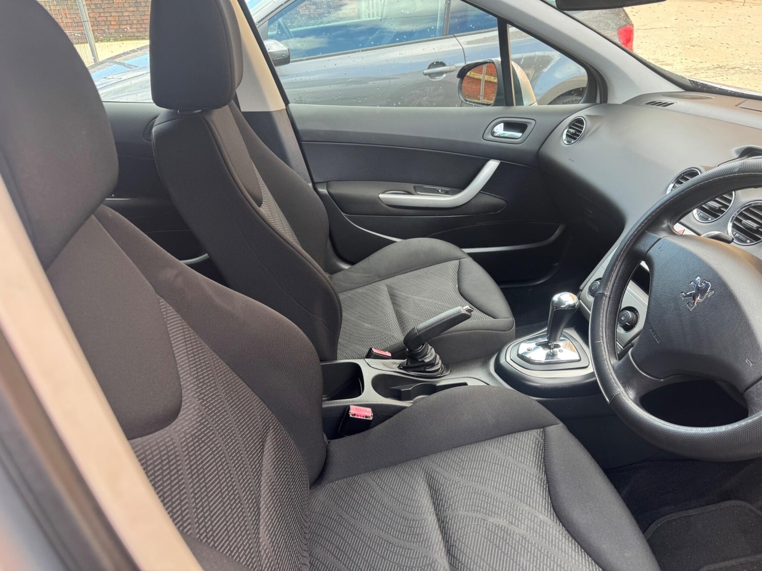 Used Peugeot 308 2010 for sale - 77892774: Photo 5