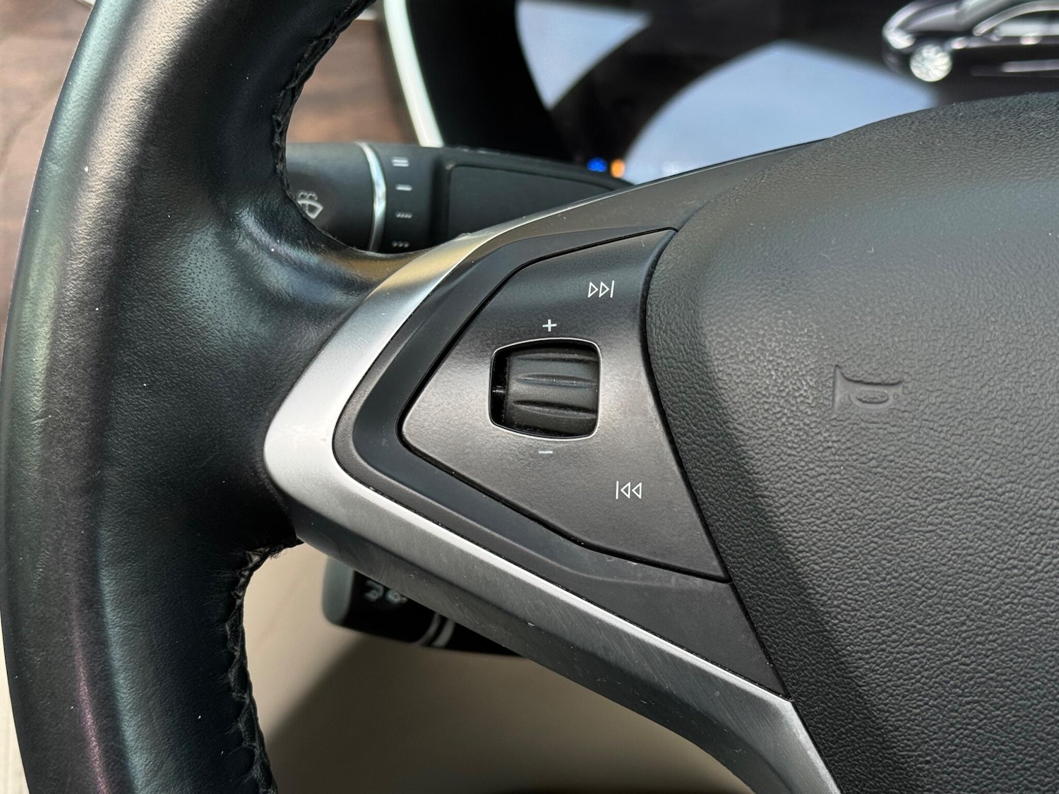 Used Tesla Model S 2017 for sale - 76997040: Photo 28