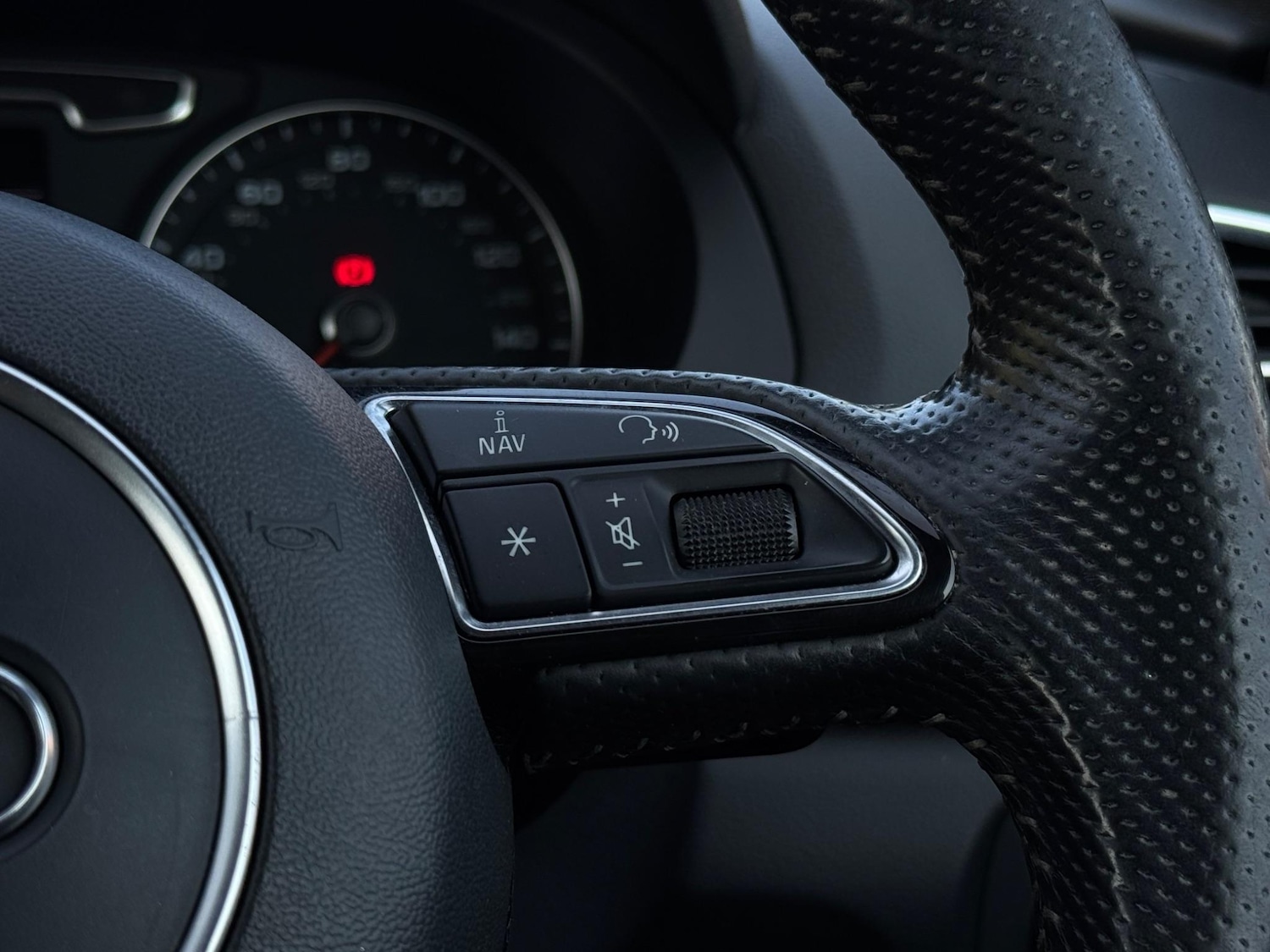 Used Audi Q3 2013 for sale - 76801426: Photo 28