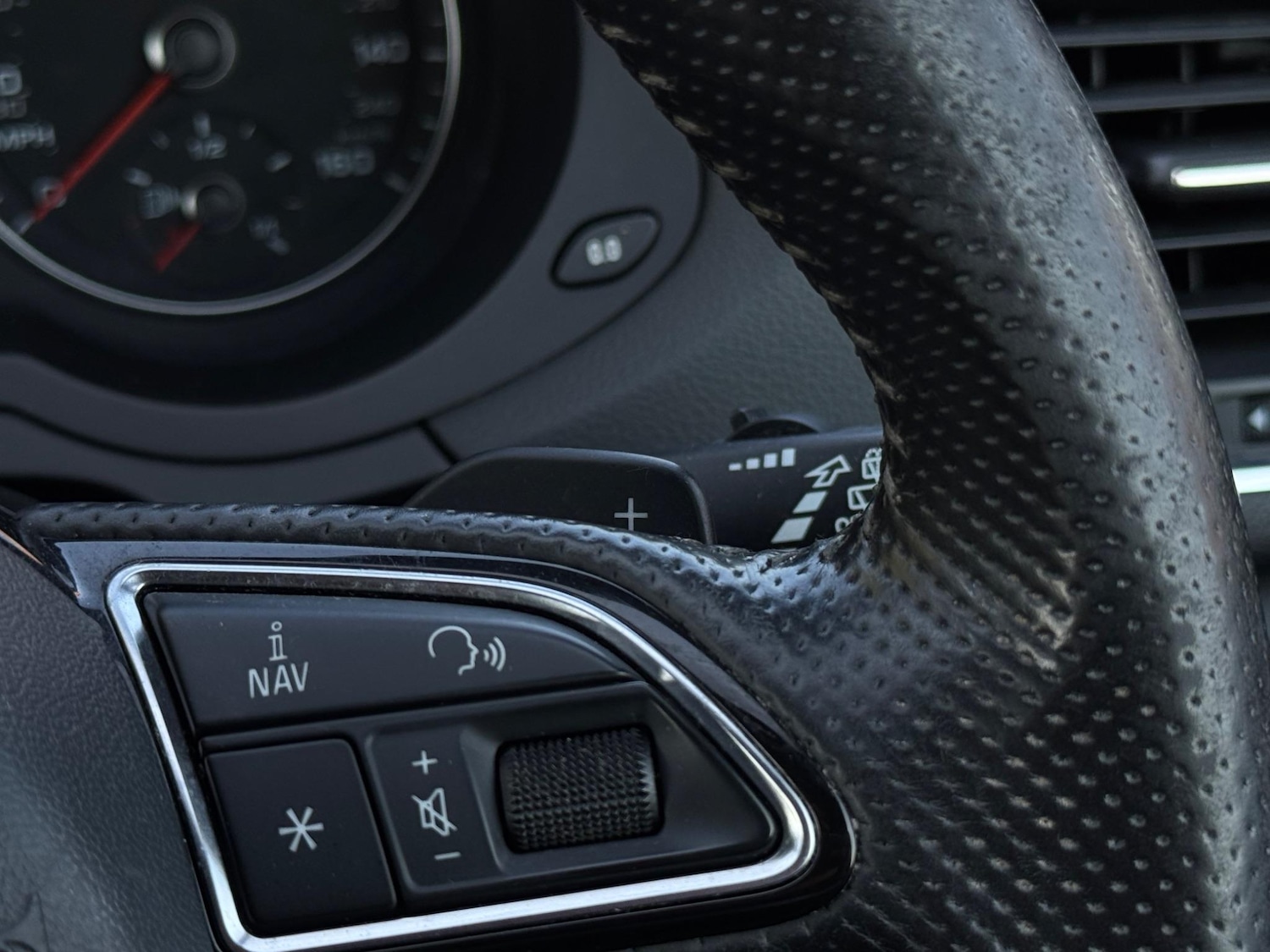 Used Audi Q3 2013 for sale - 76801426: Photo 30