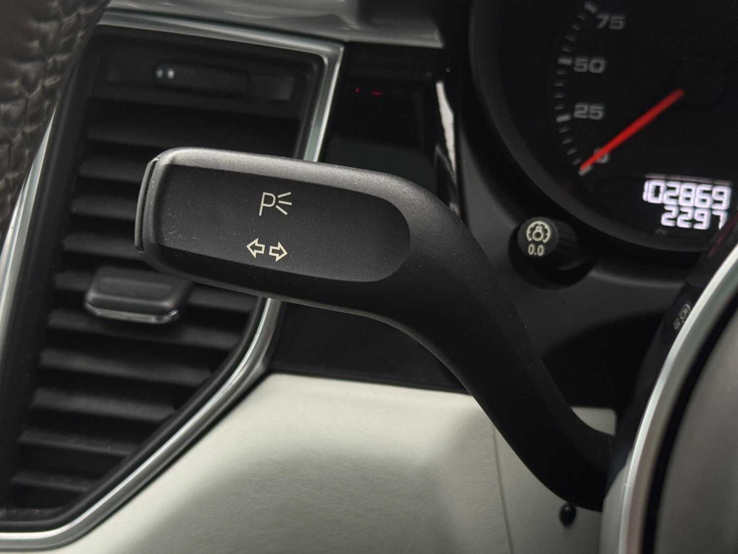 Used Porsche Macan 2015 for sale - 76899402: Photo 42