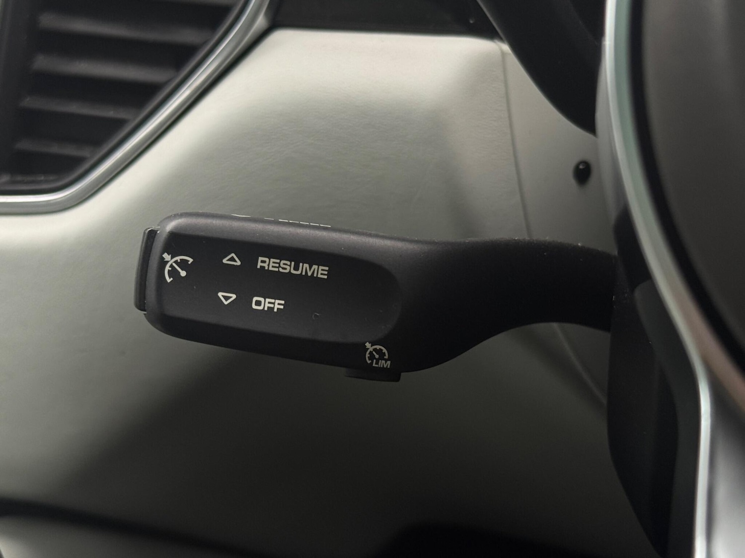 Used Porsche Macan 2015 for sale - 76899402: Photo 43