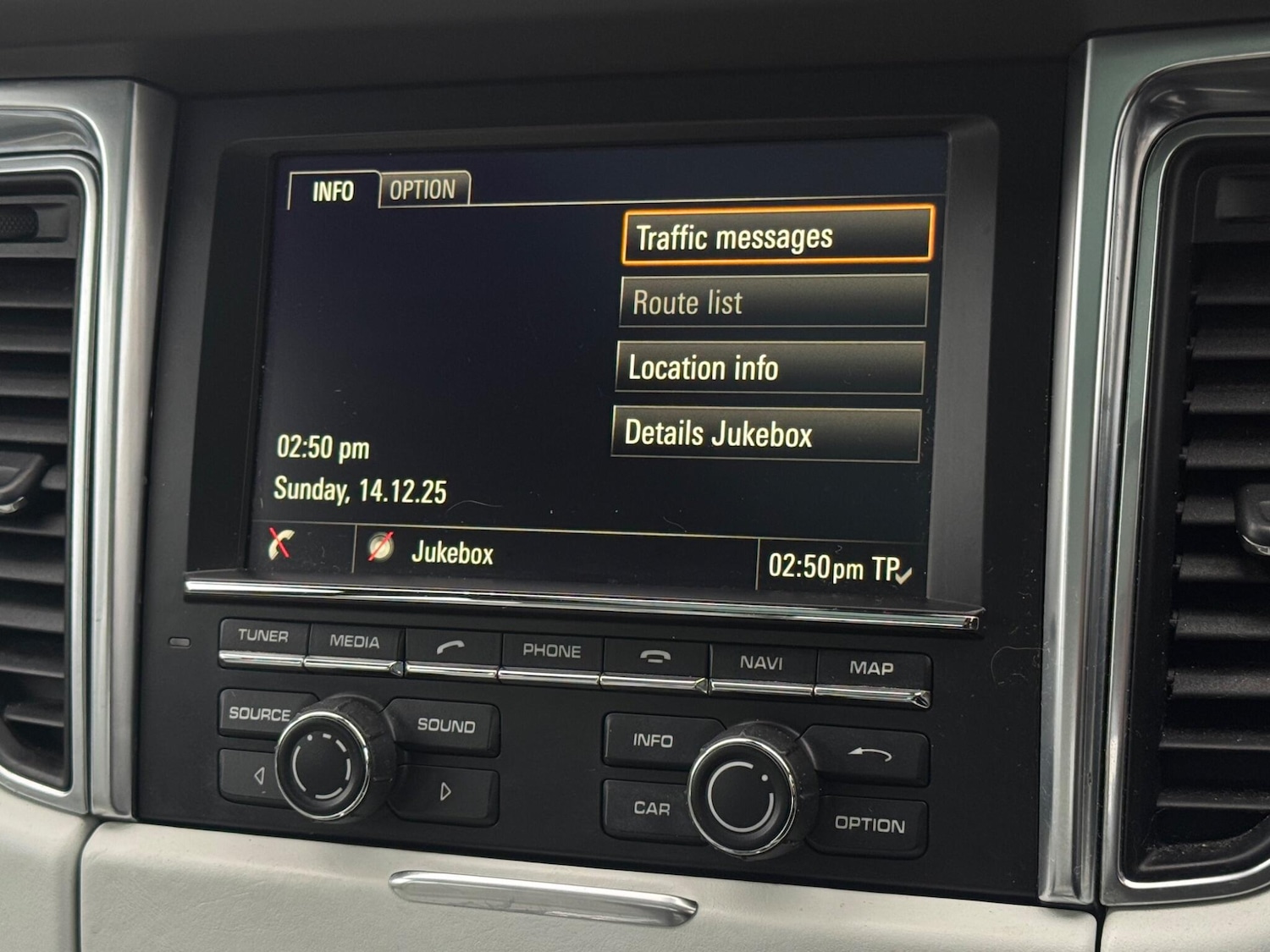 Used Porsche Macan 2015 for sale - 76899402: Photo 51