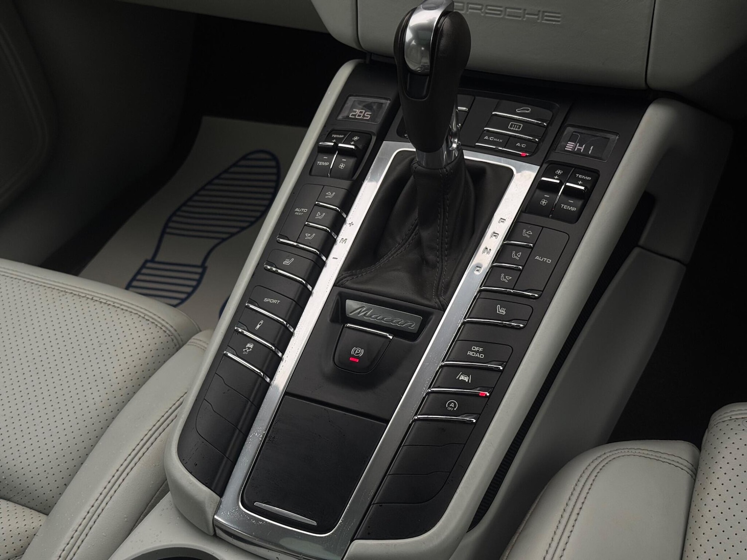 Used Porsche Macan 2015 for sale - 76899402: Photo 57