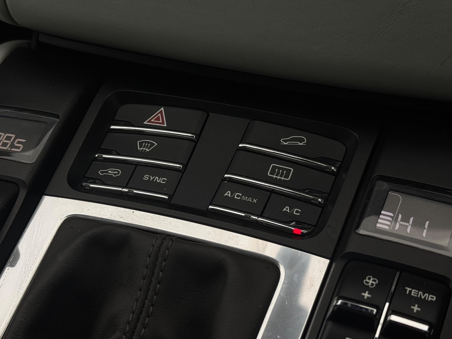 Used Porsche Macan 2015 for sale - 76899402: Photo 58