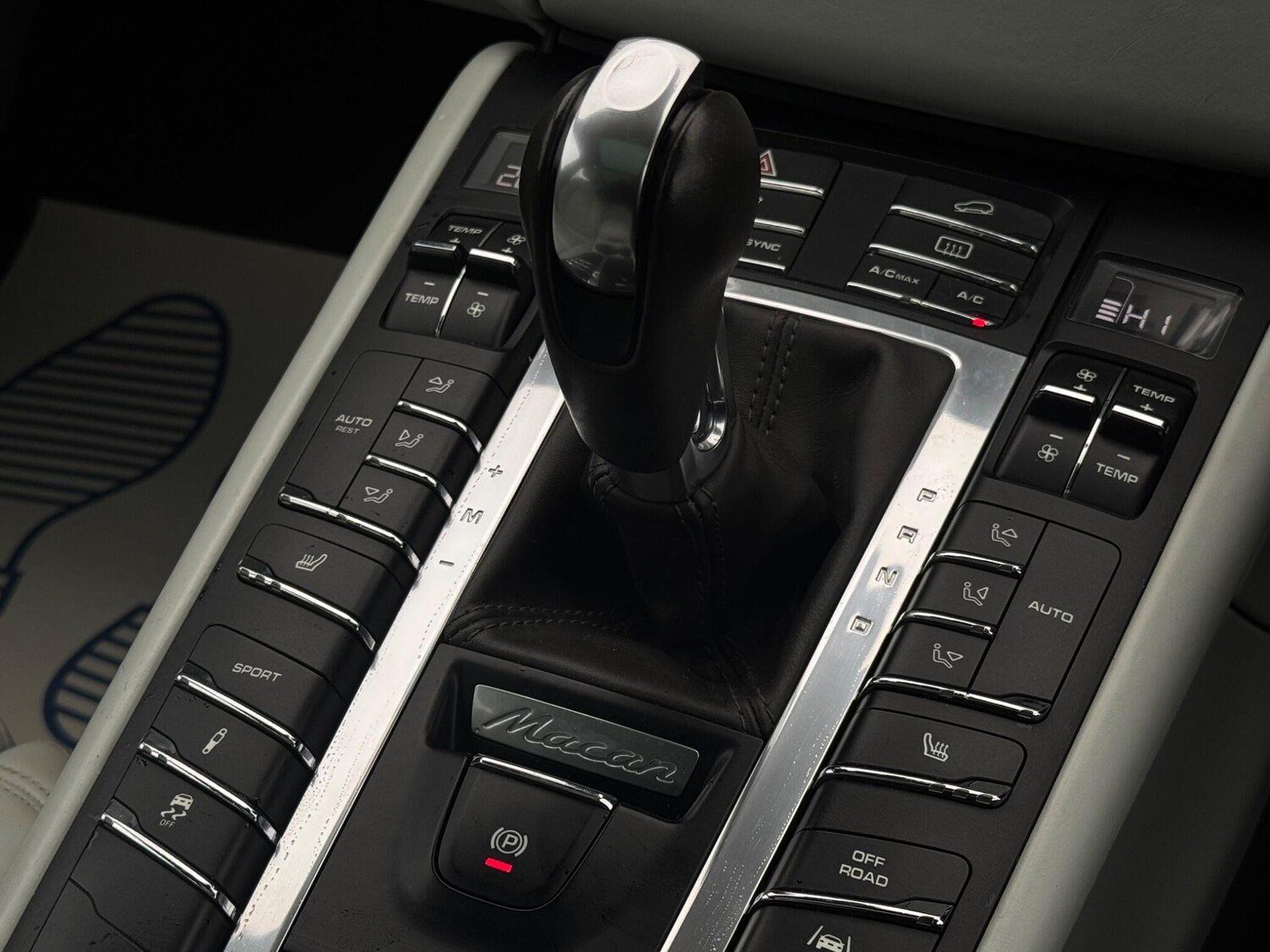 Used Porsche Macan 2015 for sale - 76899402: Photo 59