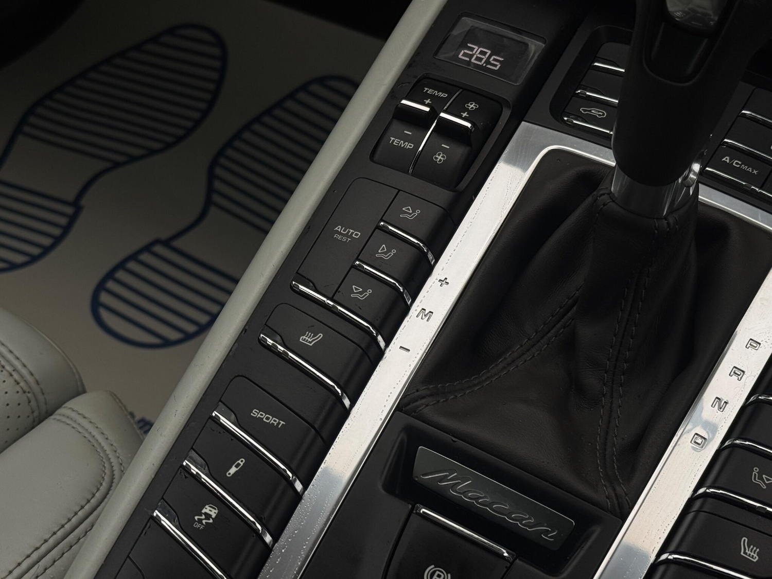 Used Porsche Macan 2015 for sale - 76899402: Photo 61