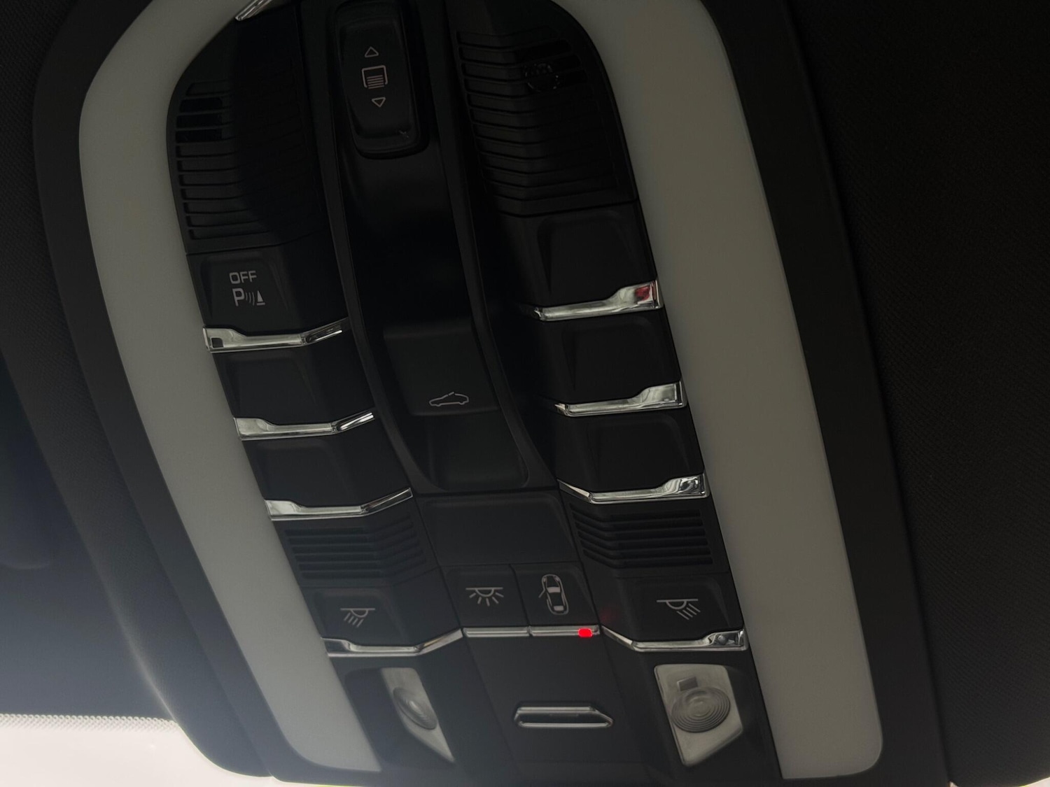 Used Porsche Macan 2015 for sale - 76899402: Photo 64