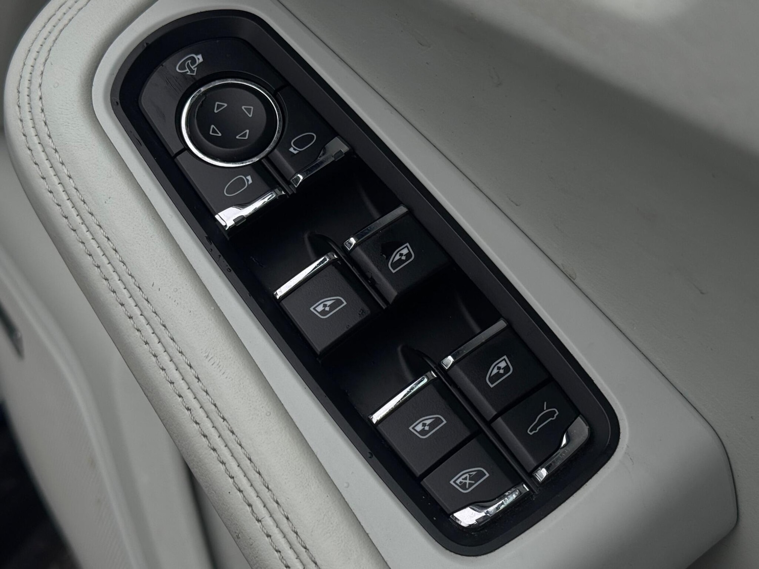 Used Porsche Macan 2015 for sale - 76899402: Photo 72