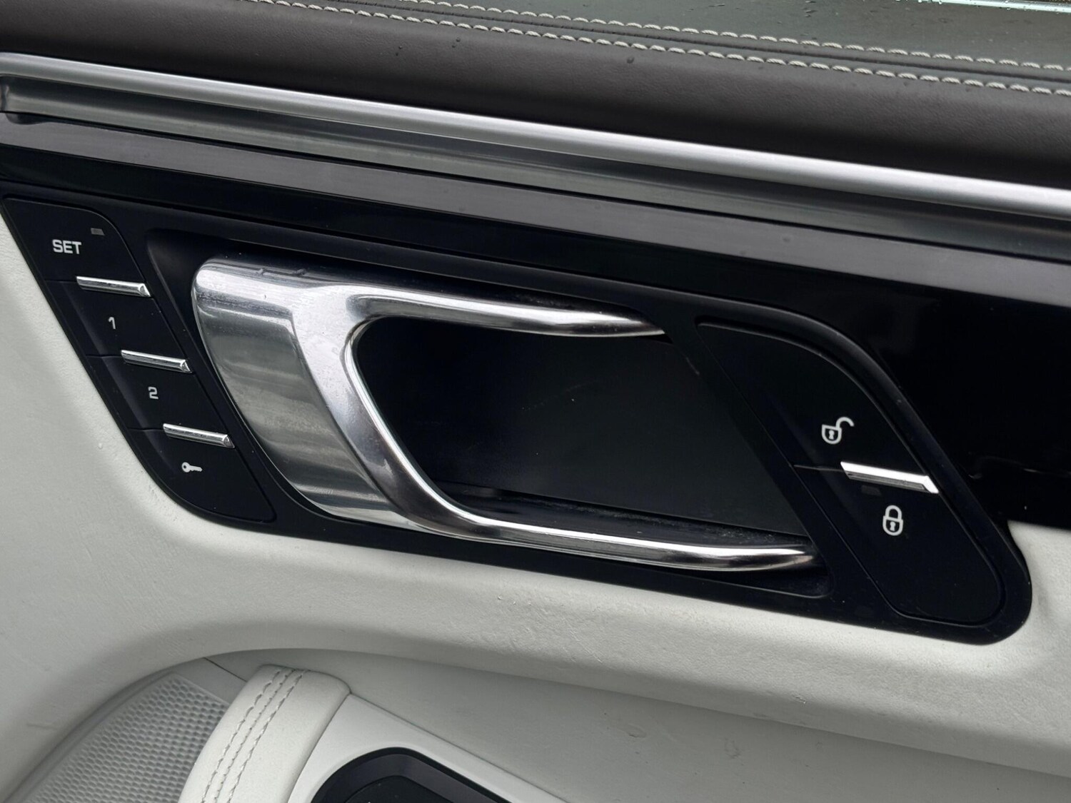 Used Porsche Macan 2015 for sale - 76899402: Photo 73