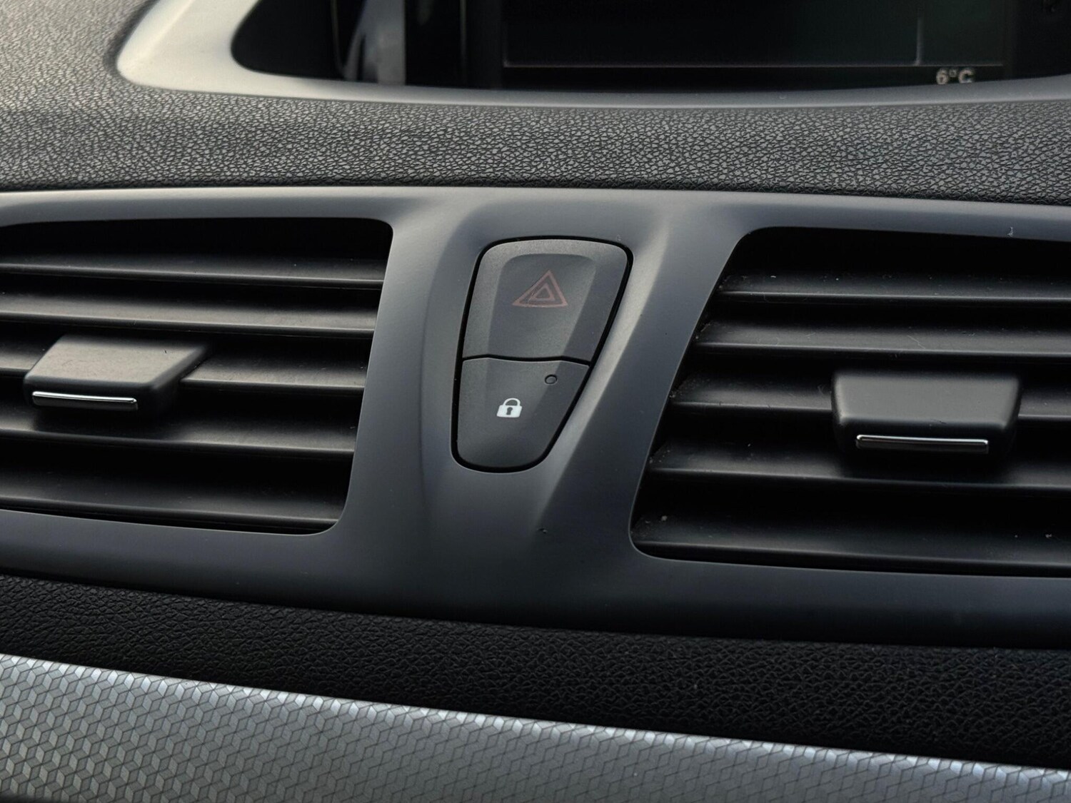 Used Renault Megane 2013 for sale - 77573820: Photo 50