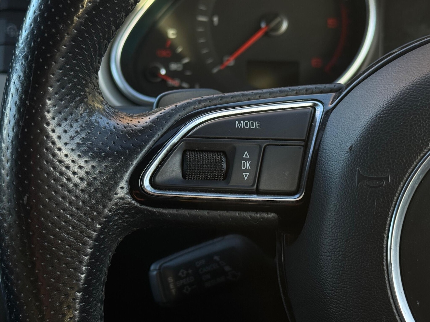 Used Audi Q7 2012 for sale - 76855747: Photo 35