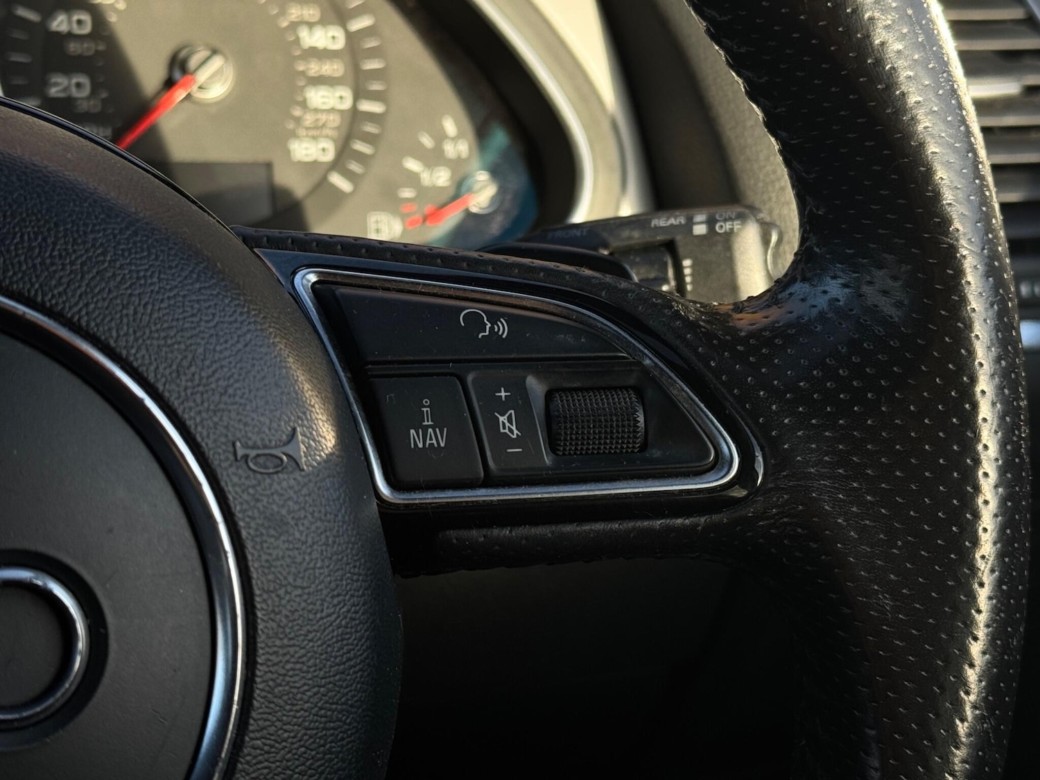 Used Audi Q7 2012 for sale - 76855747: Photo 37