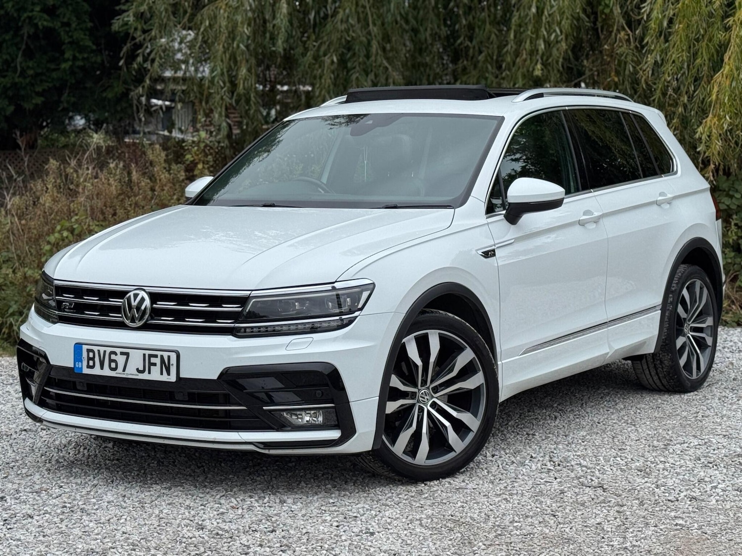Used Volkswagen Tiguan 2017 for sale - 76201330: Photo 2