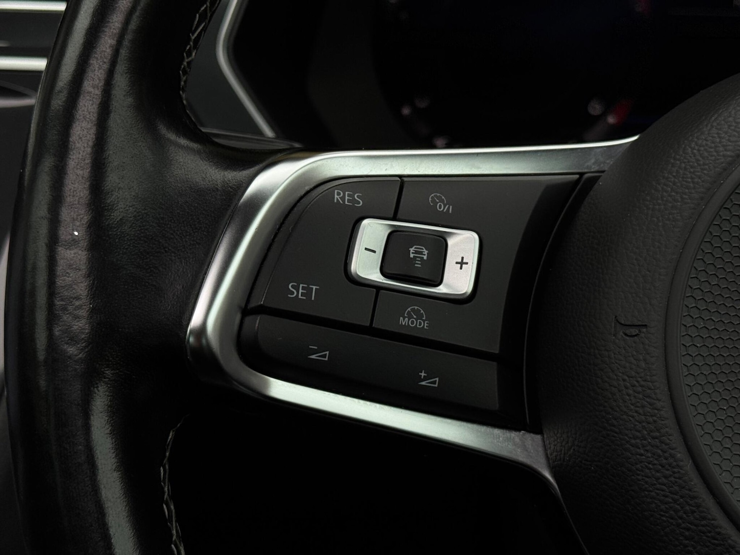 Used Volkswagen Tiguan 2017 for sale - 76201330: Photo 29