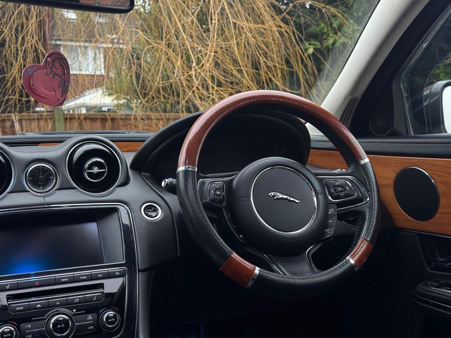 Used Jaguar XJ 2013 for sale - 77242323: Photo 31