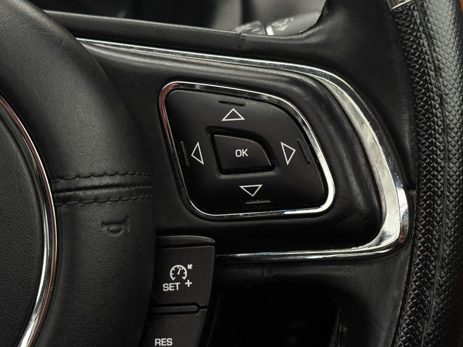 Used Jaguar XJ 2013 for sale - 77242323: Photo 35