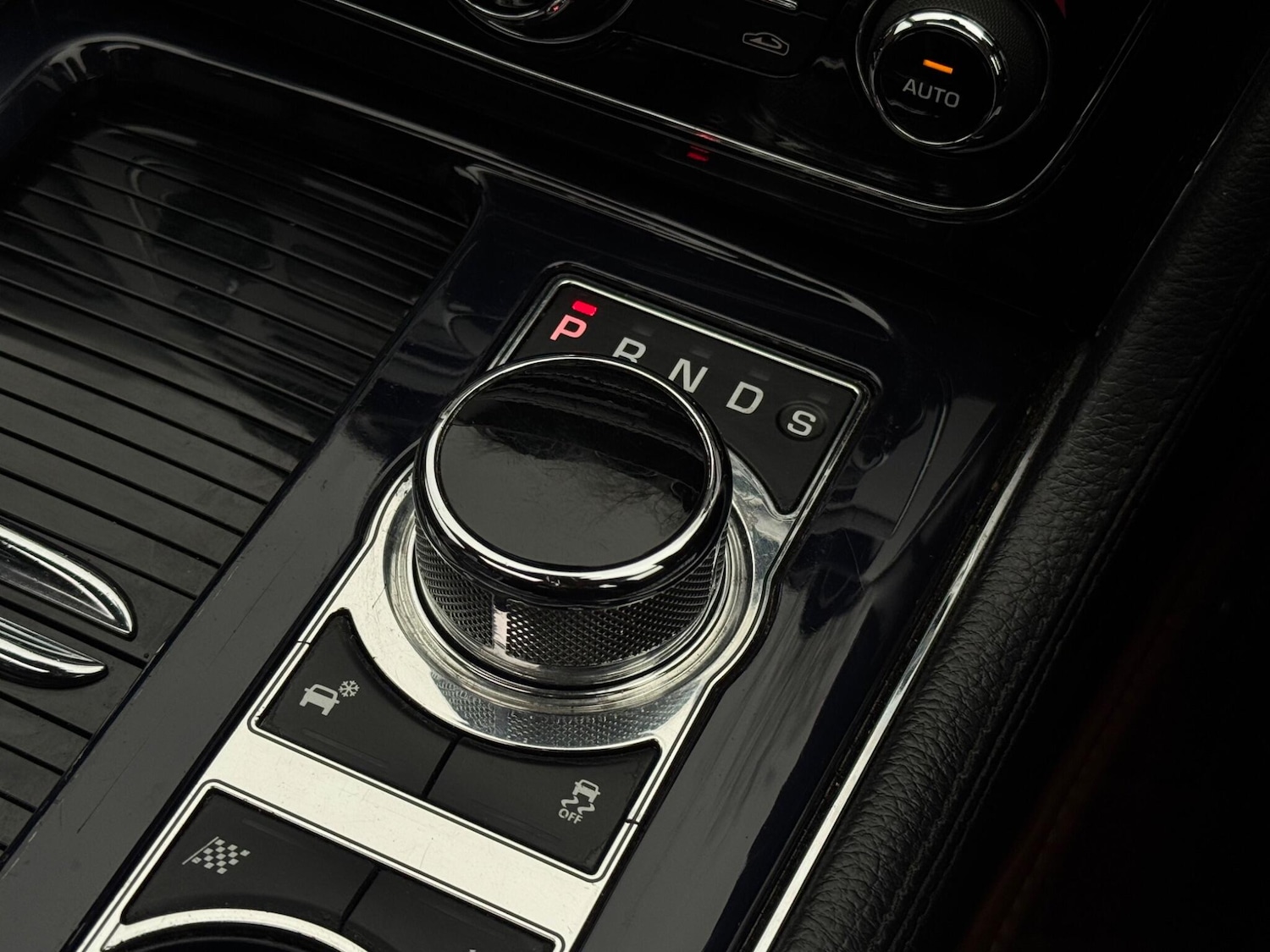 Used Jaguar XJ 2013 for sale - 77242323: Photo 65