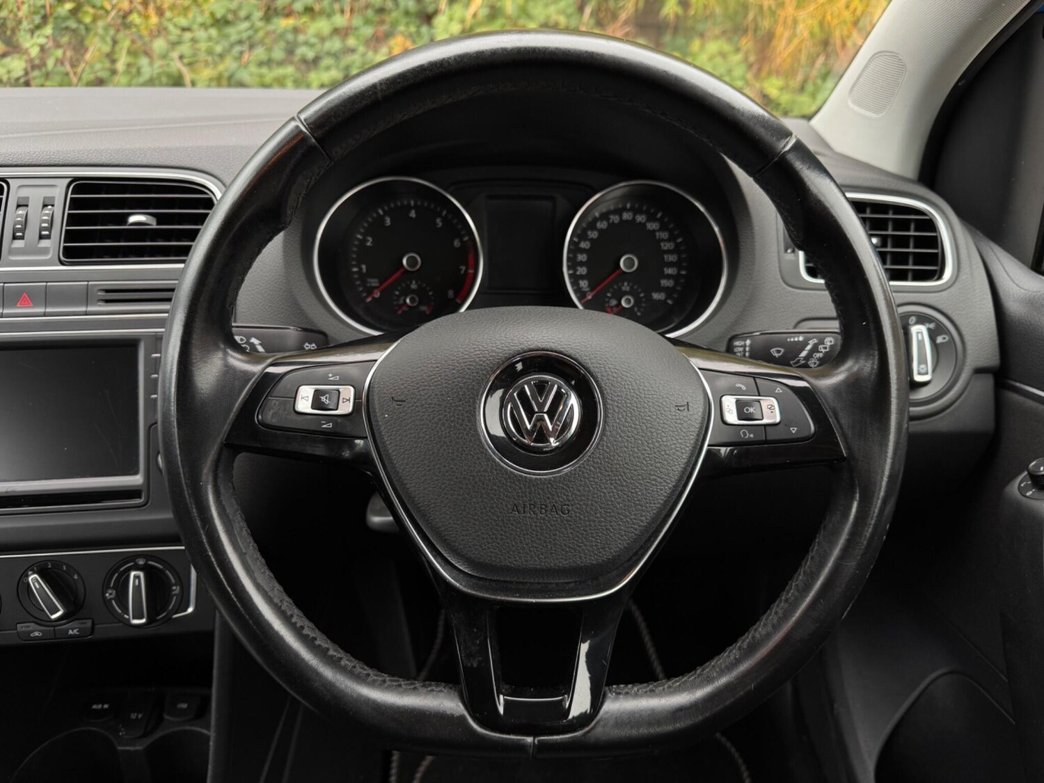 Used Volkswagen Polo 2015 for sale - 76294609: Photo 28