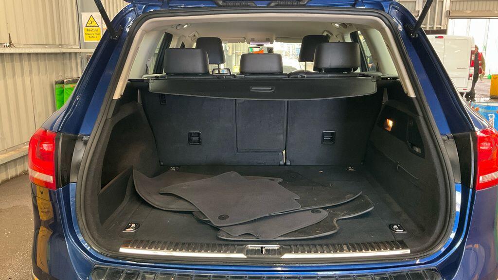 Used Volkswagen Touareg 2015 for sale - 77242572: Photo 11