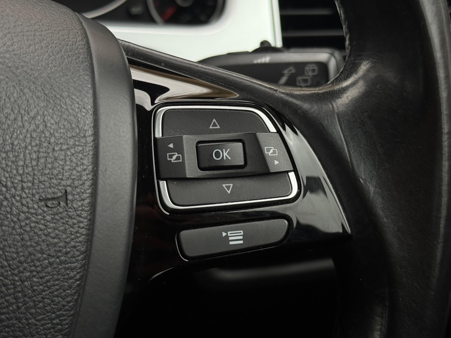 Used Volkswagen Touareg 2015 for sale - 77242572: Photo 34