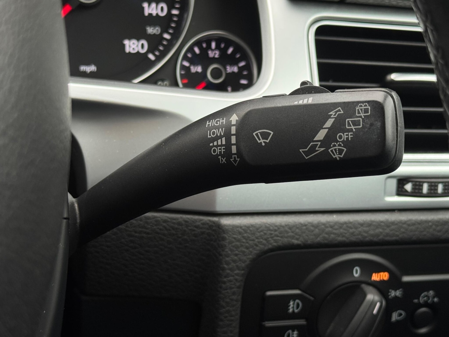 Used Volkswagen Touareg 2015 for sale - 77242572: Photo 37