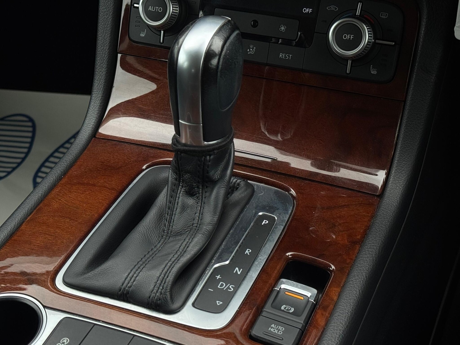 Used Volkswagen Touareg 2015 for sale - 77242572: Photo 50