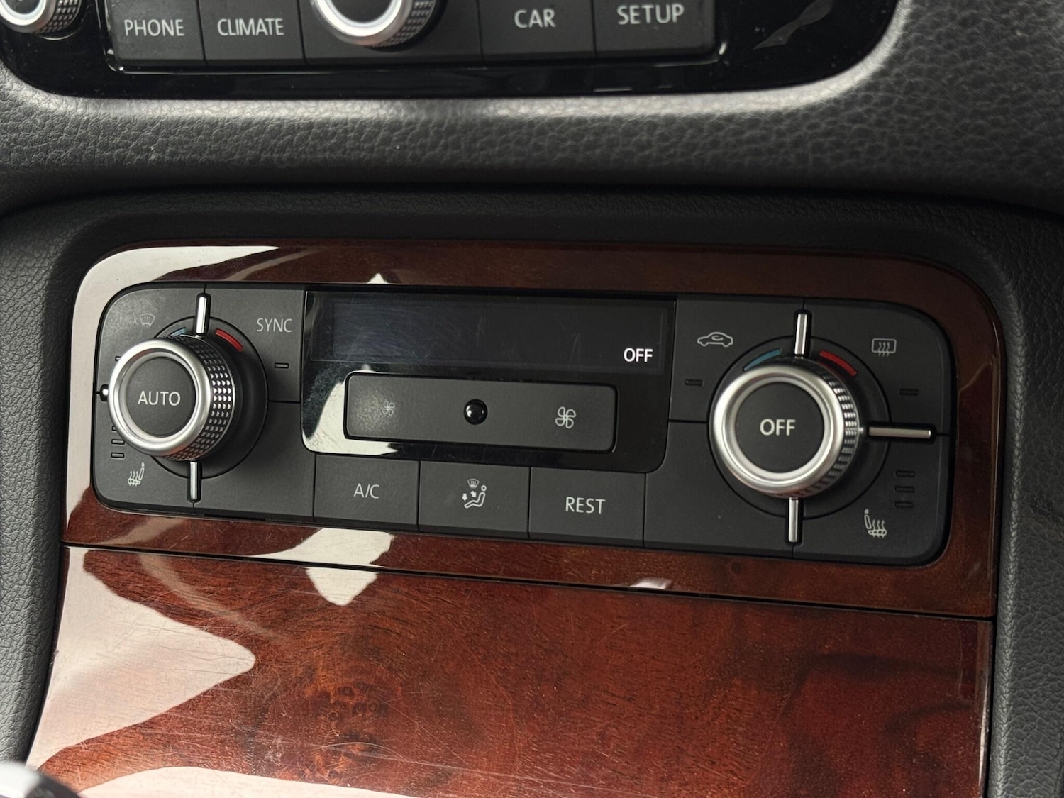 Used Volkswagen Touareg 2015 for sale - 77242572: Photo 51