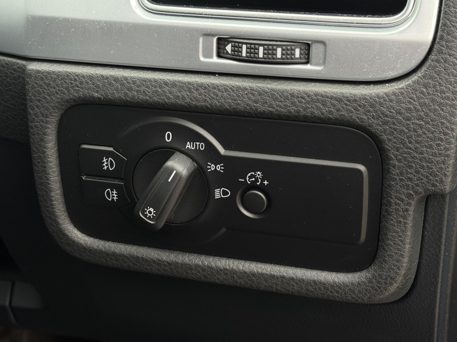 Used Volkswagen Touareg 2015 for sale - 77242572: Photo 61