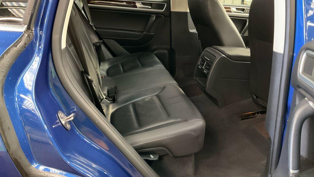 Used Volkswagen Touareg 2015 for sale - 77242572: Photo 8