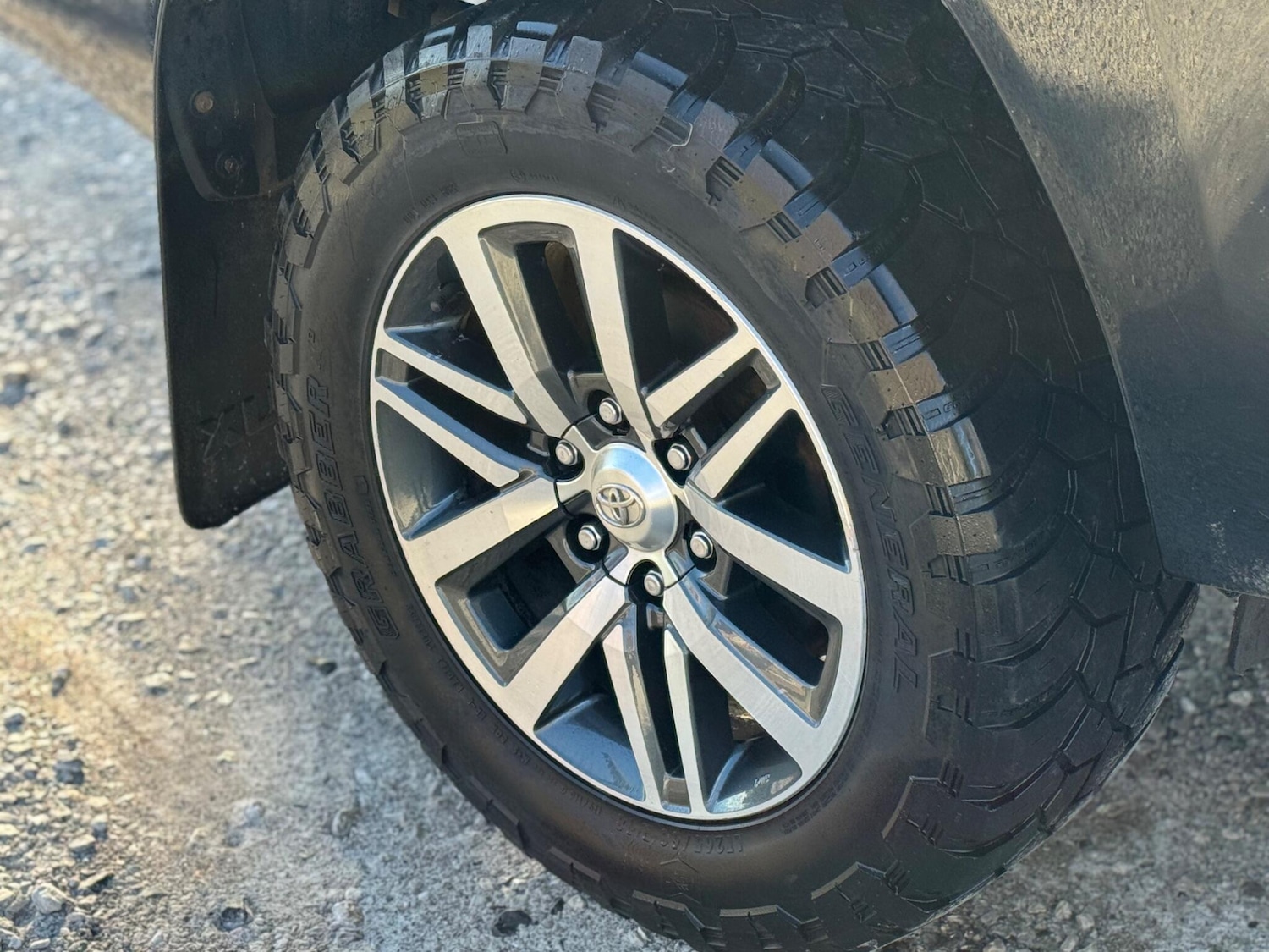 Used Toyota Hilux 2019 for sale - 76991118: Photo 68