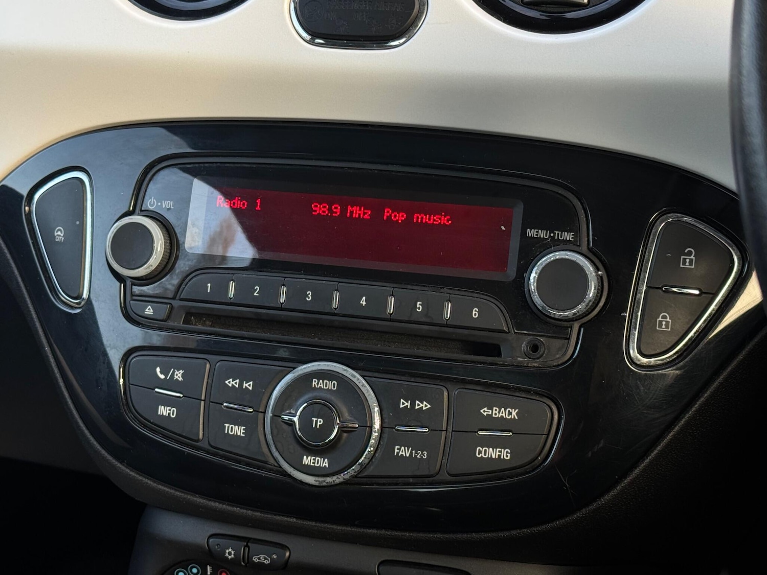 Used Vauxhall ADAM 2015 for sale - 76446447: Photo 41