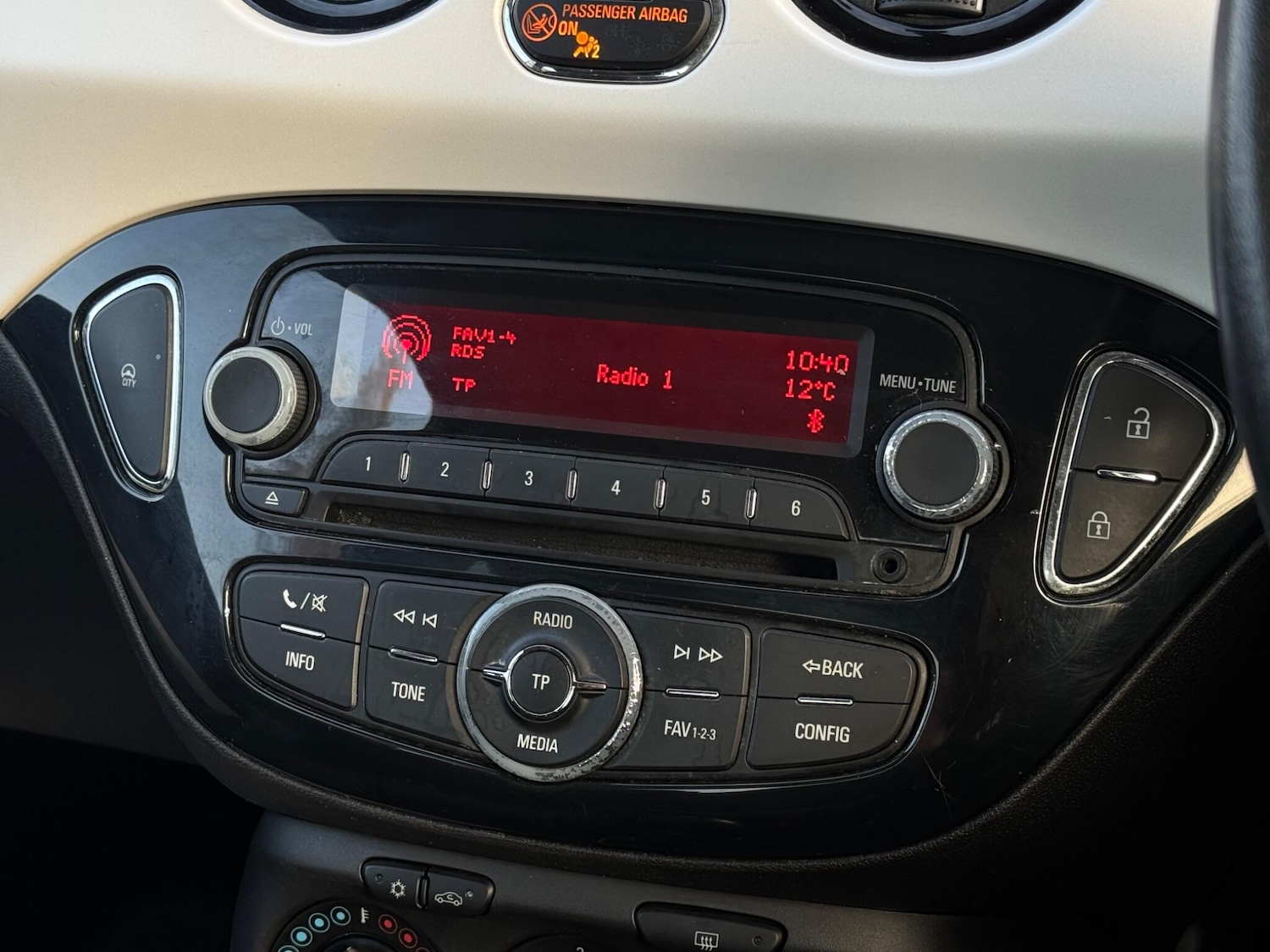 Used Vauxhall ADAM 2015 for sale - 76446447: Photo 42