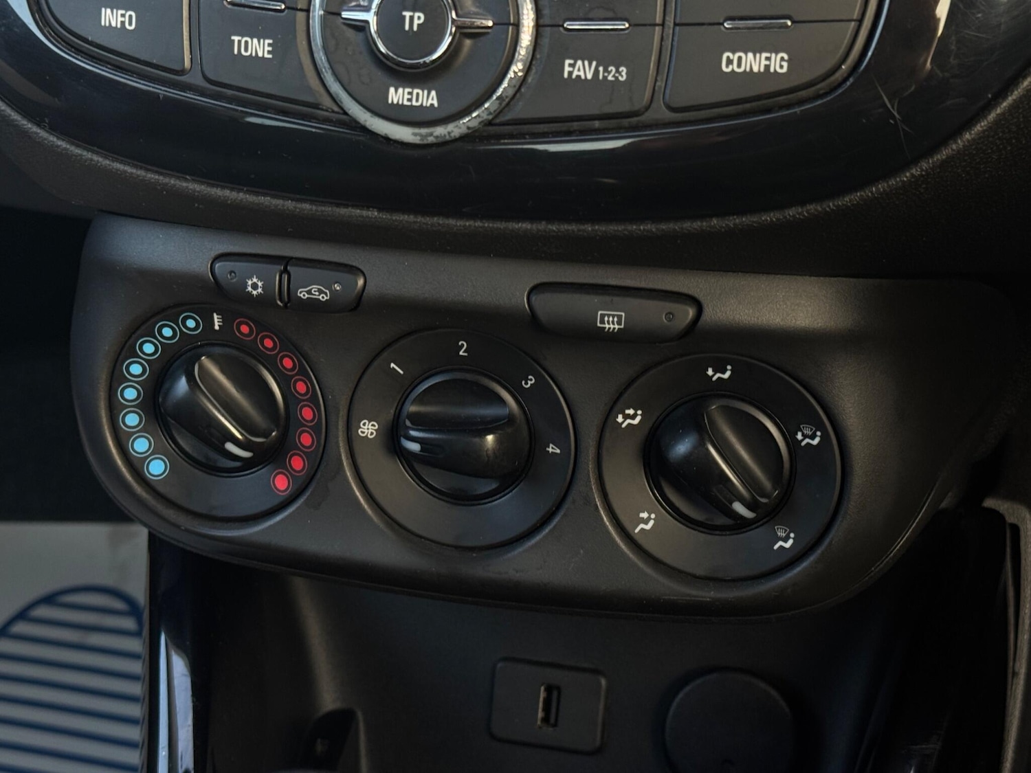 Used Vauxhall ADAM 2015 for sale - 76446447: Photo 46