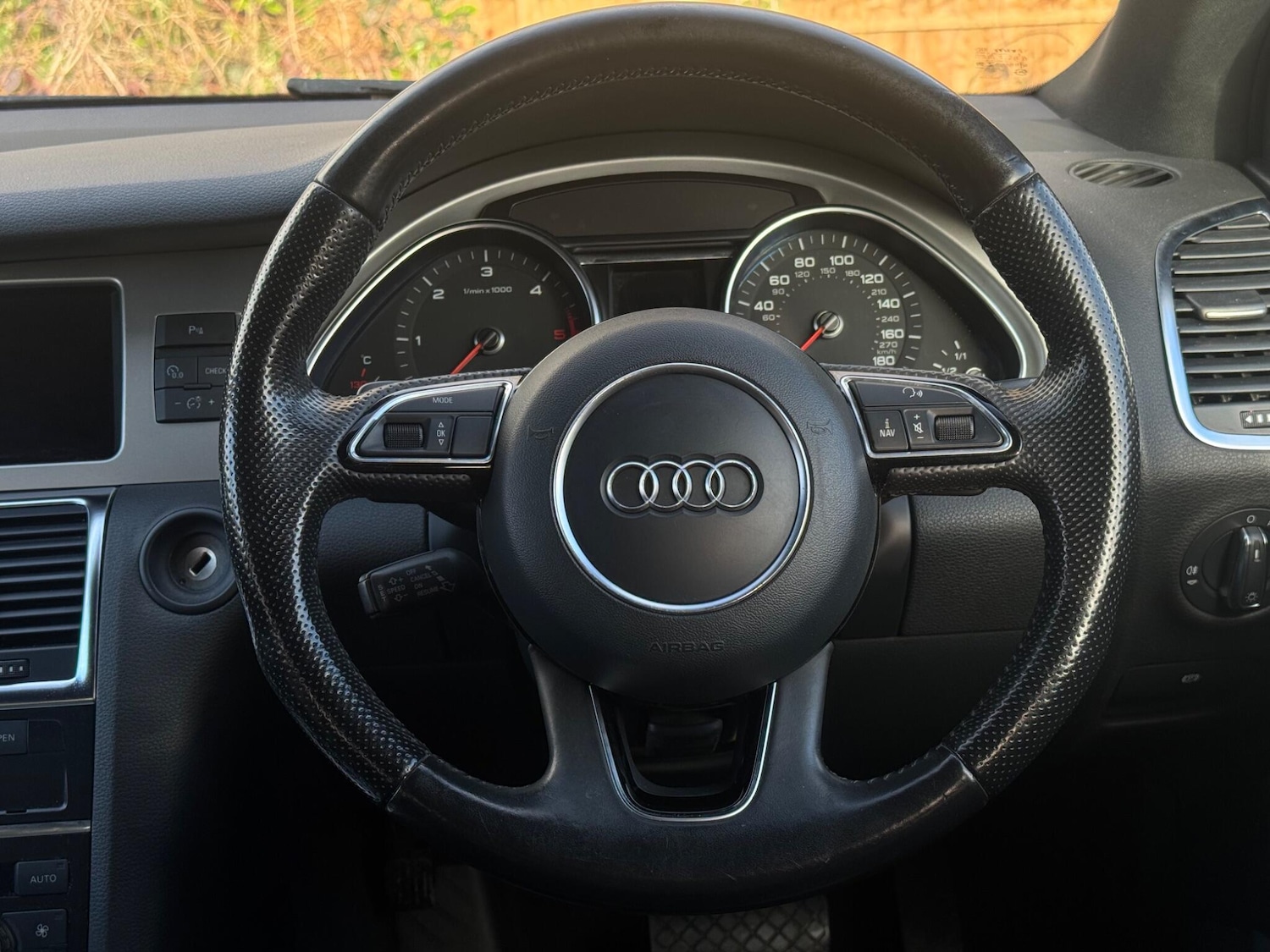 Used Audi Q7 2014 for sale - 77202637: Photo 34
