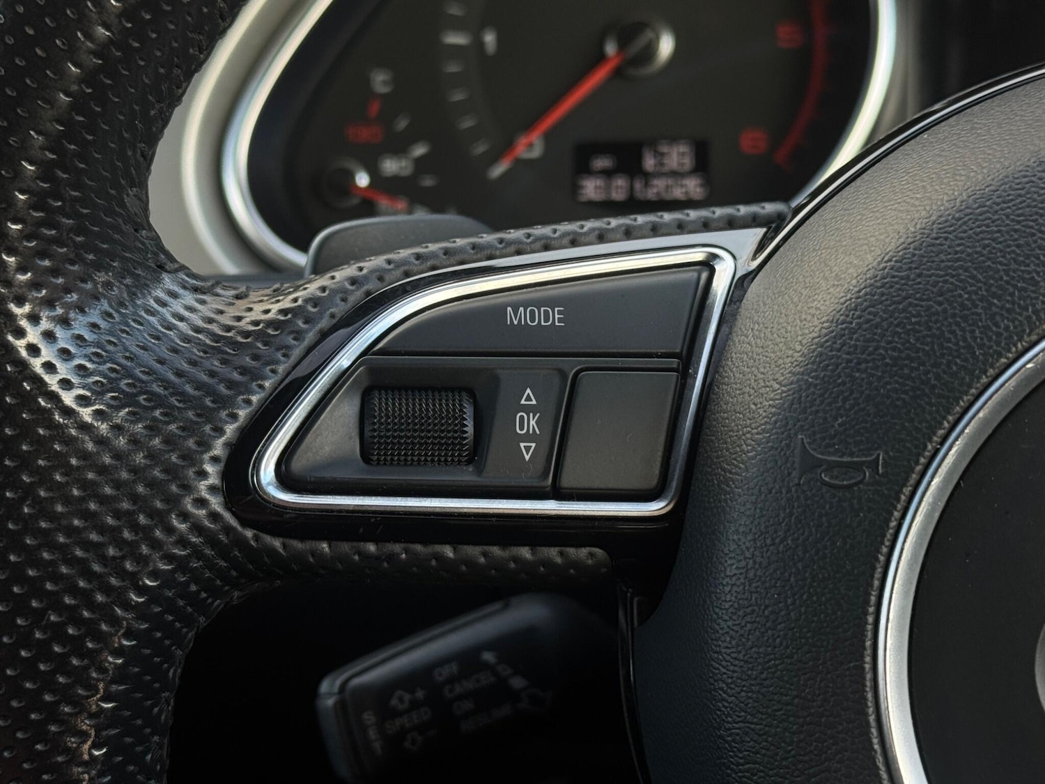 Used Audi Q7 2014 for sale - 77202637: Photo 35