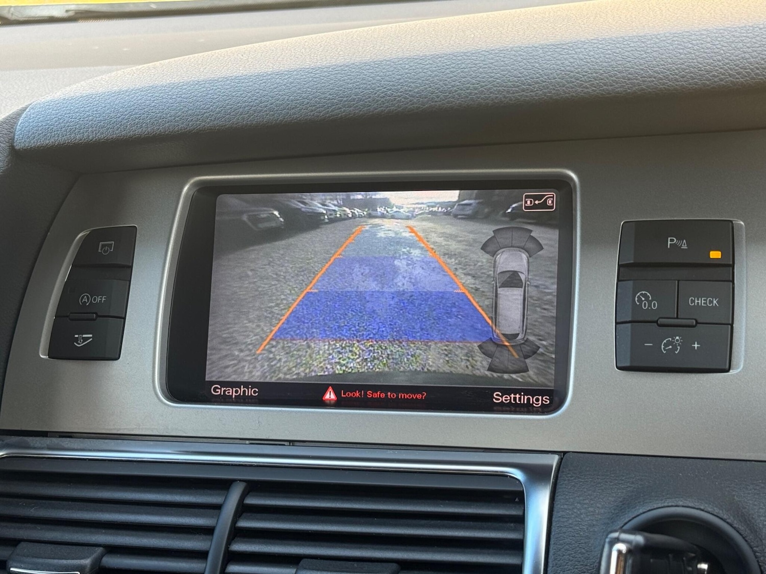 Used Audi Q7 2014 for sale - 77202637: Photo 45