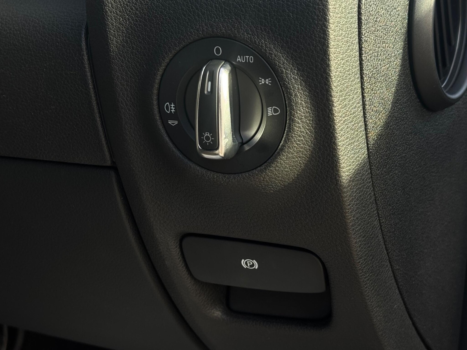 Used Audi Q7 2014 for sale - 77202637: Photo 74