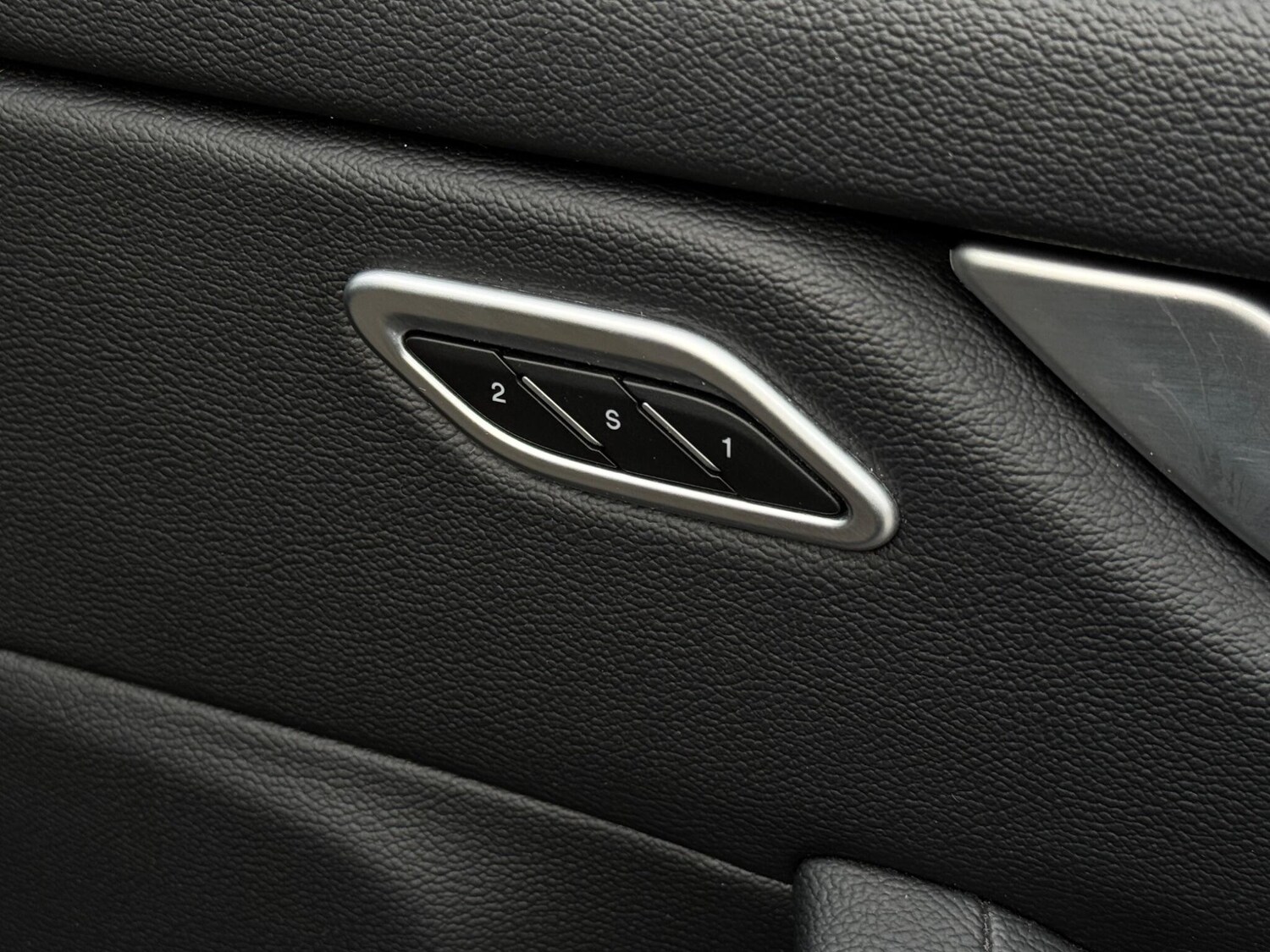 Used Maserati Levante 2017 for sale - 76251042: Photo 67