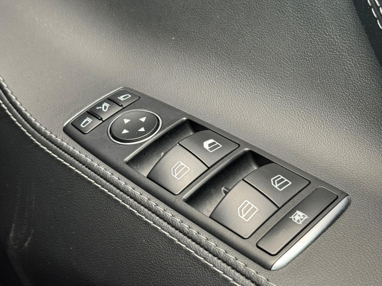 Used Tesla Model S 2015 for sale - 77478823: Photo 41