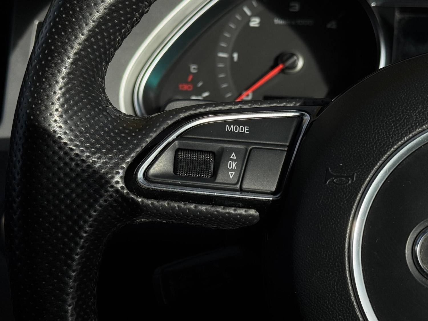 Used Audi Q7 2012 for sale - 76388346: Photo 35