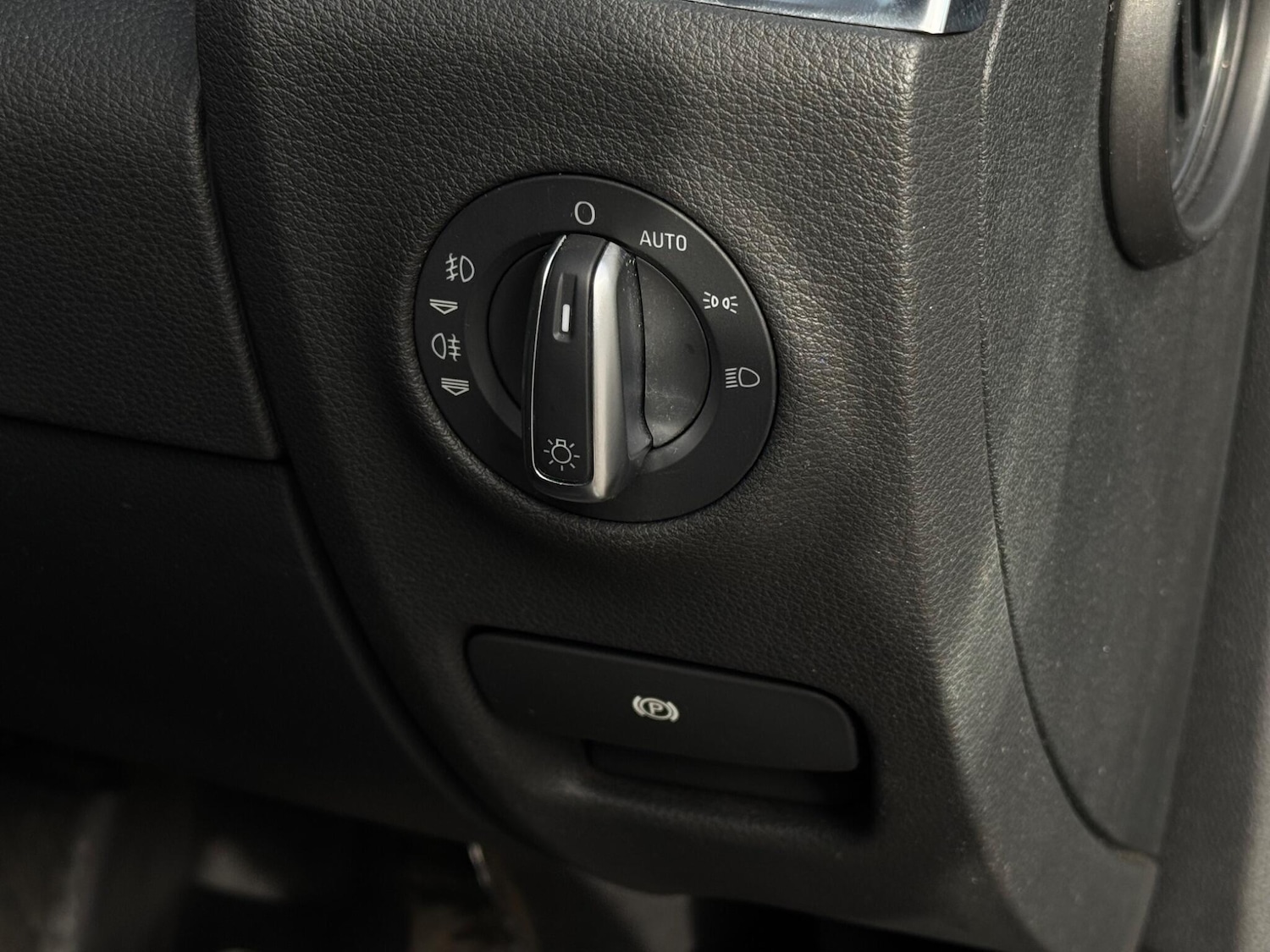 Used Audi Q7 2012 for sale - 76388346: Photo 74