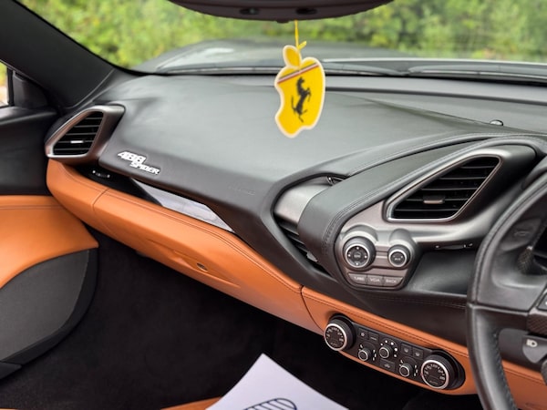 Used Ferrari 488 2016 for sale - 75531610: Photo 24