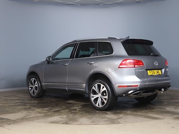 Used Volkswagen Touareg 2016 for sale - 76801236: Photo