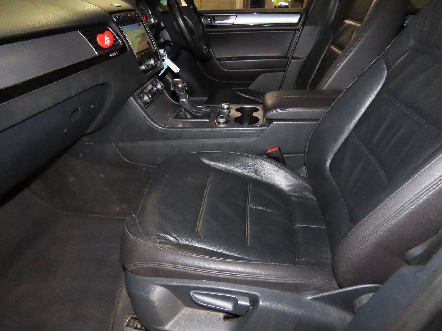 Used Volkswagen Touareg 2016 for sale - 76801236: Photo 8